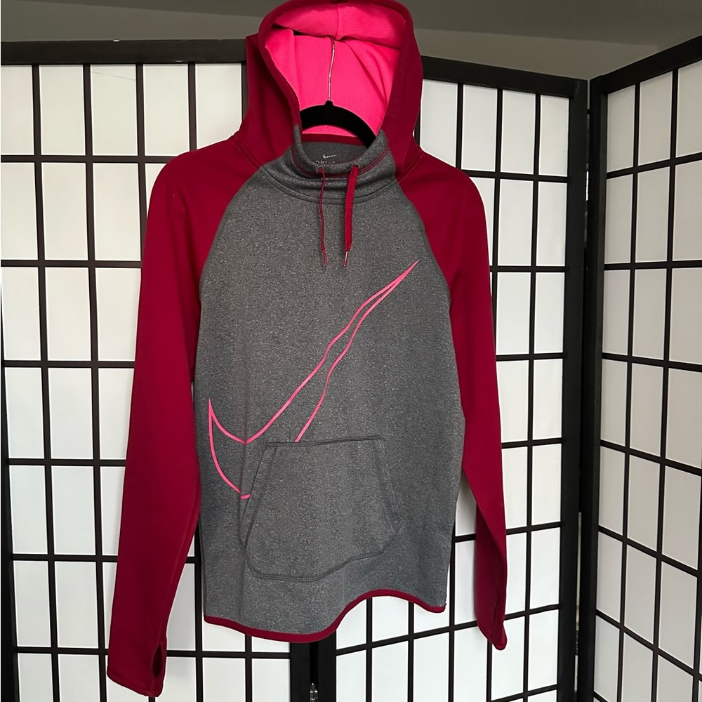 Nike Dri-fit Sweatshirt - lightweight and comfortable!